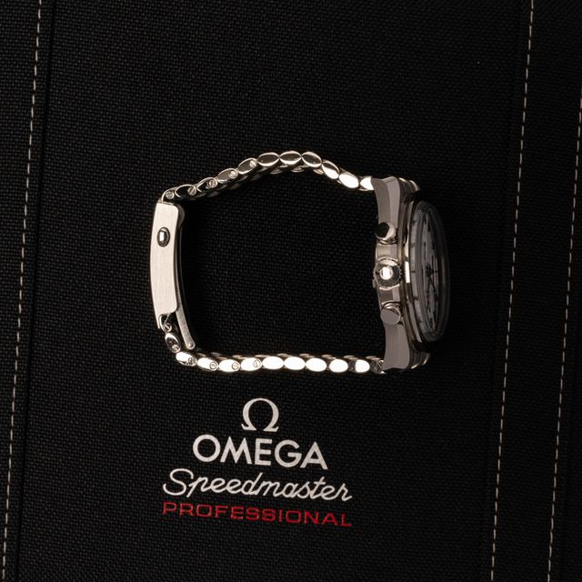Omega Speedmaster Moonwatch Professional 310.30.42.50.04.001 Image 2